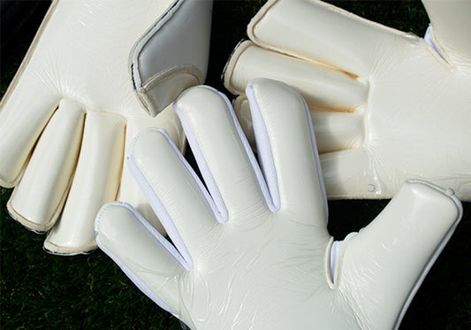 Different Goalkeeper Glove Cuts
